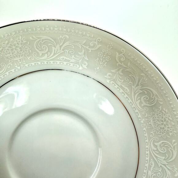 VTG NOS Salem 4 Piece Place Setting for One White/Silver Translucent China Japan - Picture 11 of 11